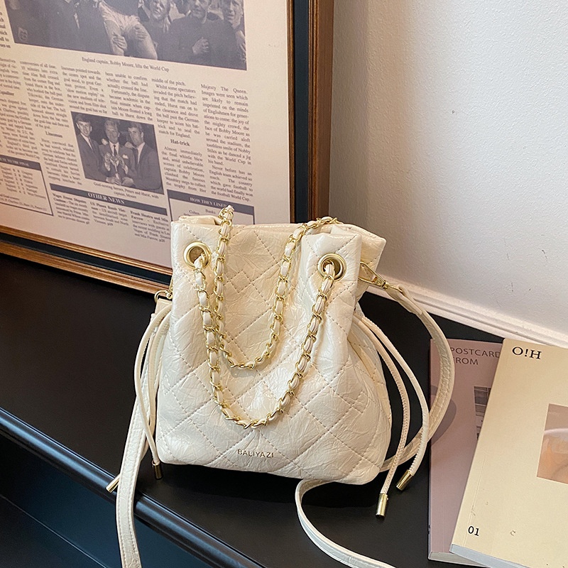 Borsa a secchiello trapuntata  - Chain Crossbody Quilted recensione e prezzo