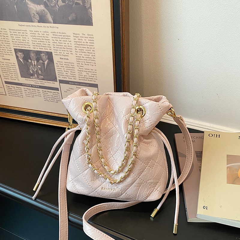 Borsa a secchiello trapuntata  - Chain Crossbody Quilted recensione e prezzo