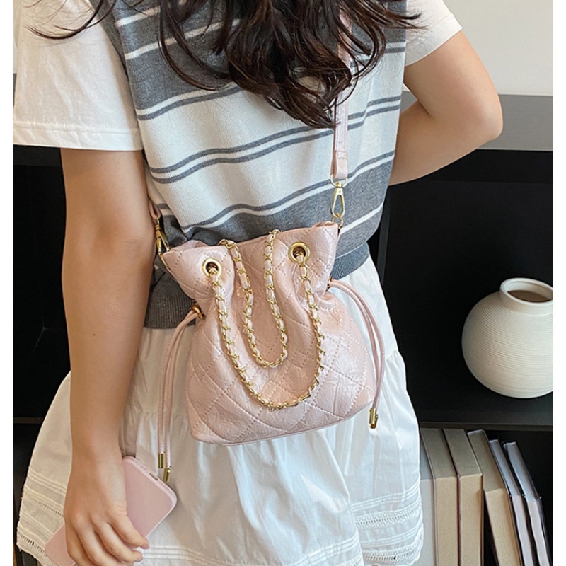 Borsa a secchiello trapuntata  - Chain Crossbody Quilted recensione e prezzo