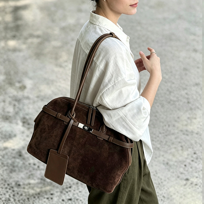 Nuova Borsa a Tracolla da Donn - Half Moon Bag Suede recensione e prezzo