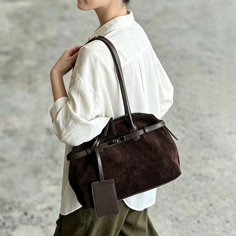 Nuova Borsa a Tracolla da Donn - Half Moon Bag Suede recensione e prezzo
