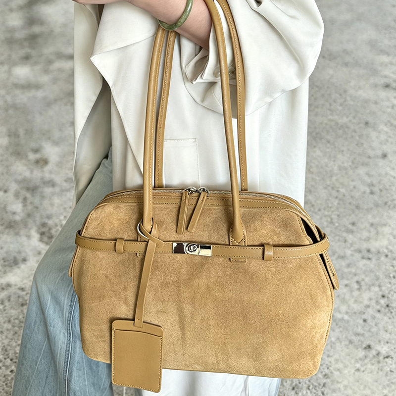 Nuova Borsa a Tracolla da Donn - Half Moon Bag Suede recensione e prezzo