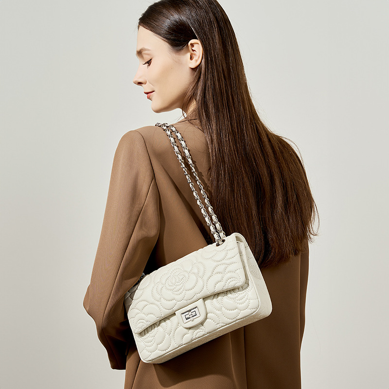 Borsa a tracolla in pelle di a - Chain Crossbody Quilted recensione e prezzo
