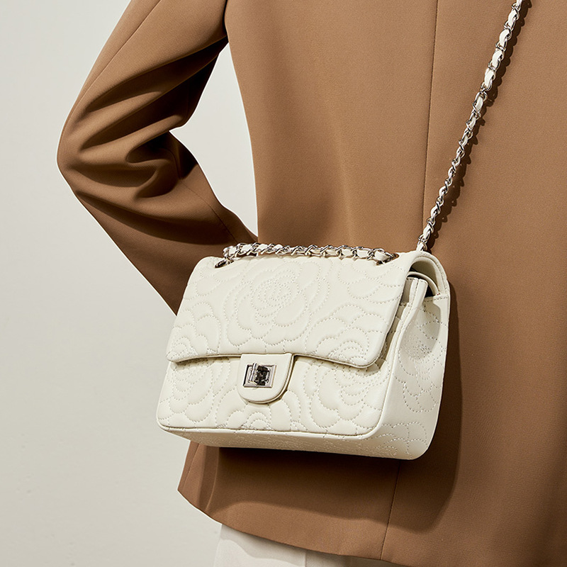Borsa a tracolla in pelle di a - Chain Crossbody Quilted recensione e prezzo