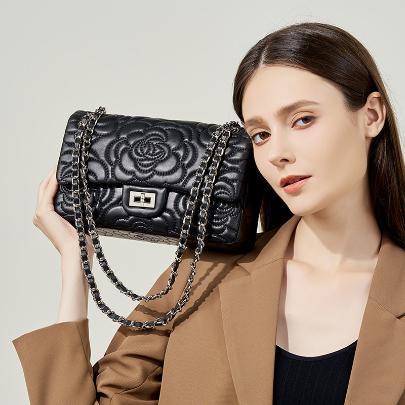 Borsa a tracolla in pelle di a - Chain Crossbody Quilted recensione e prezzo